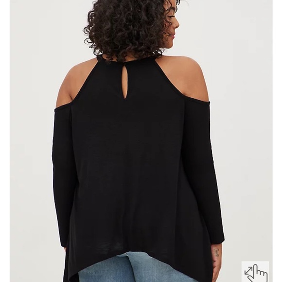 NWT TORRID COLD SHOULDER SHARKBITE HEM TOP 🔥🔥🔥 - Picture 3 of 8